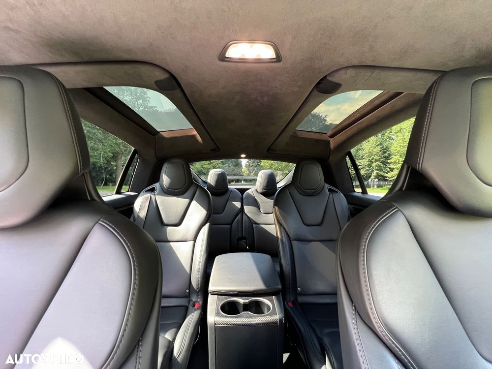 Tesla Model X - 2