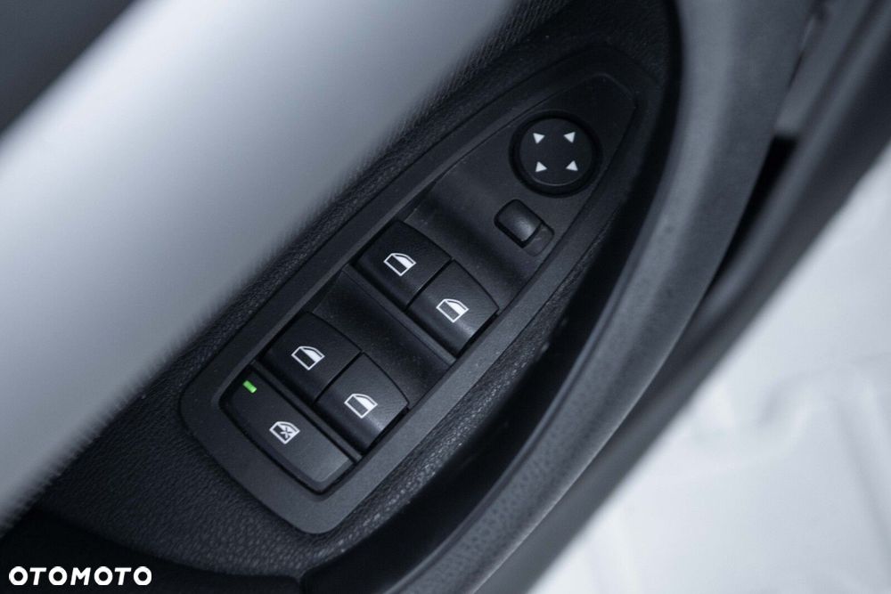 BMW X2 sDrive18d Advantage - 16