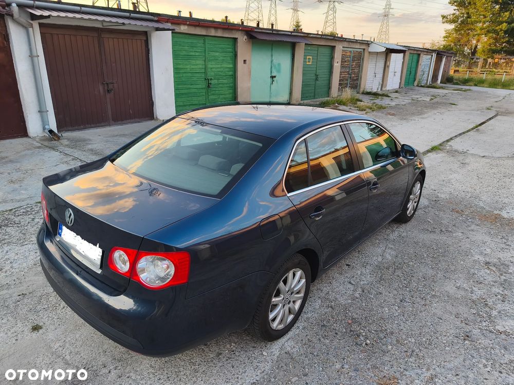 Volkswagen Jetta 1.9 TDI Comfortline - 12