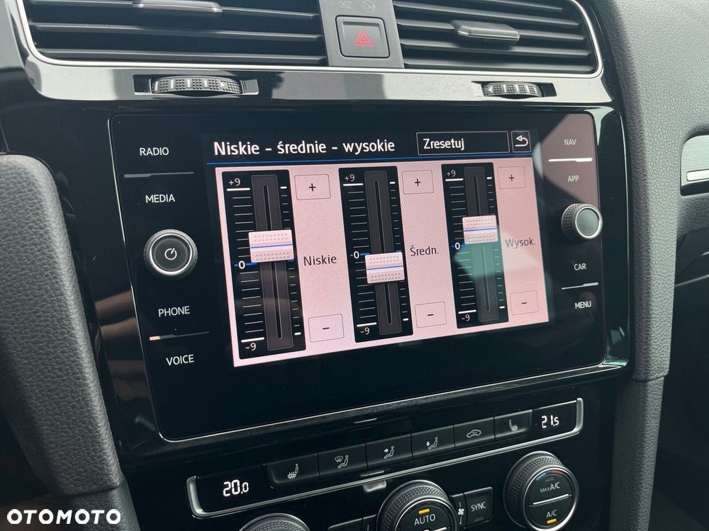 Volkswagen Golf Variant 1.5 TSI BMT Evo Highline DSG - 27