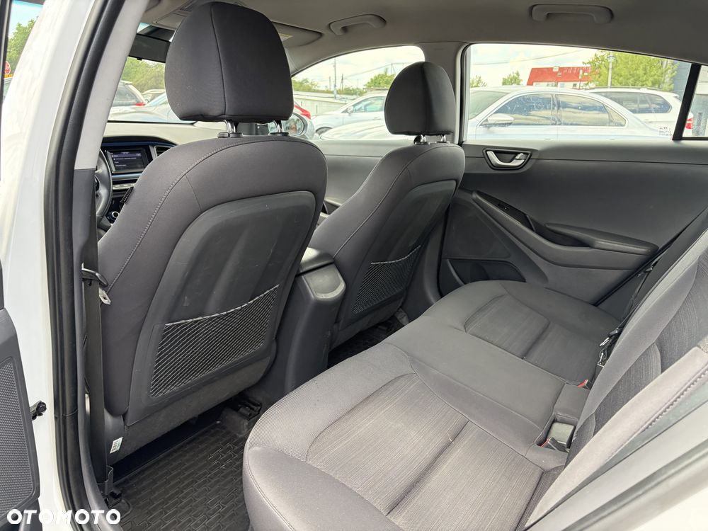 Hyundai IONIQ - 14