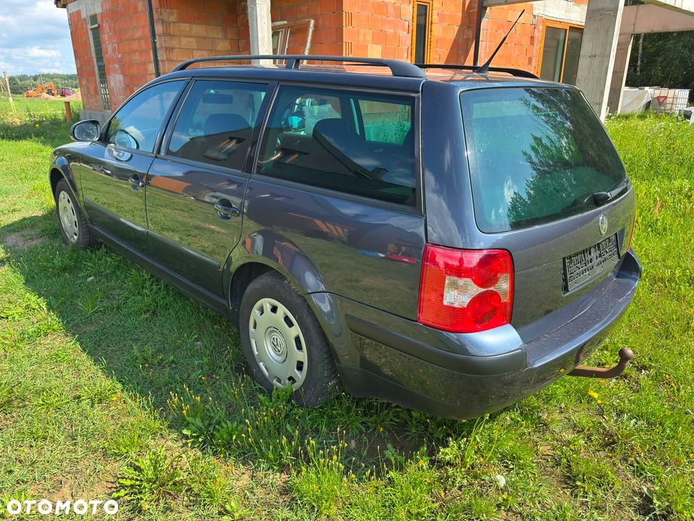 Volkswagen Passat 1.6 Basis - 3