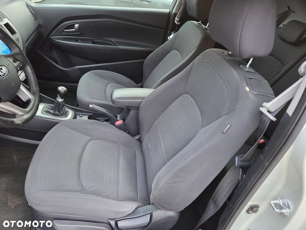 Kia Rio 1.2 Dream Team Edition - 12