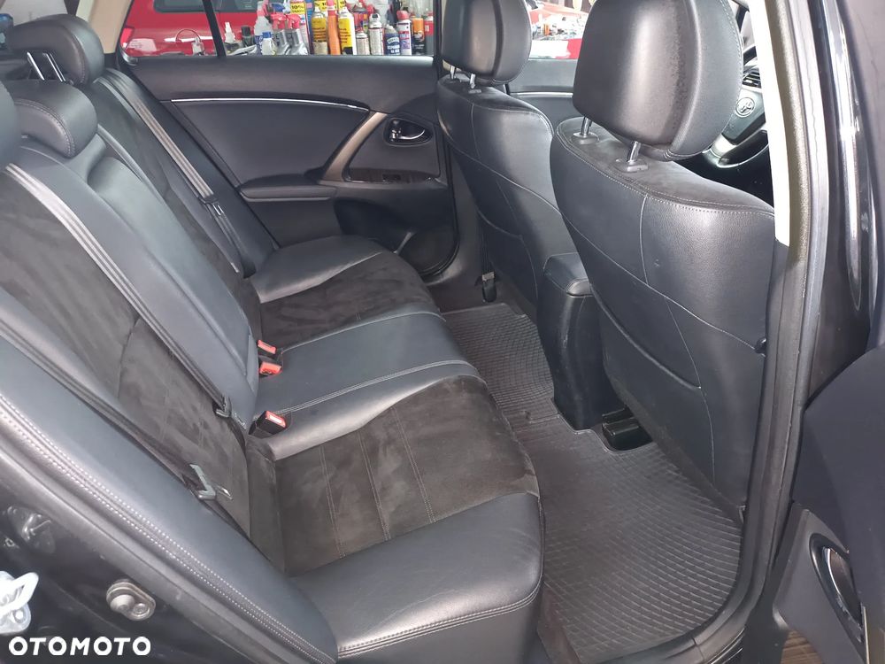 Toyota Avensis 1.8 Sol - 13