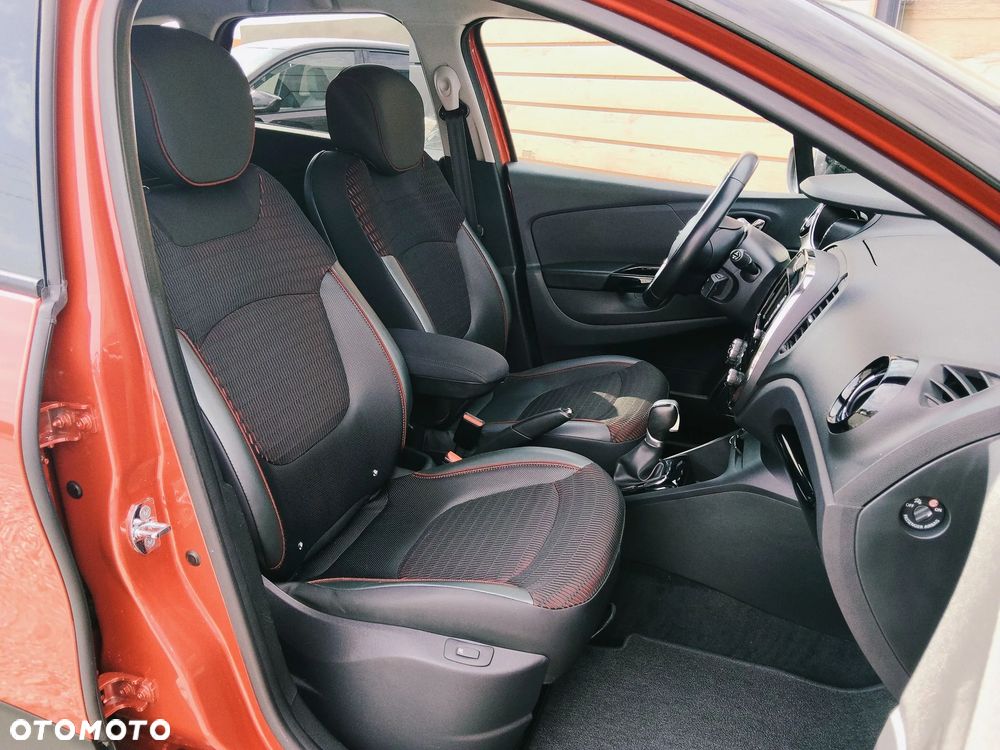 Renault Captur TCe 120 EDC Helly Hansen - 25
