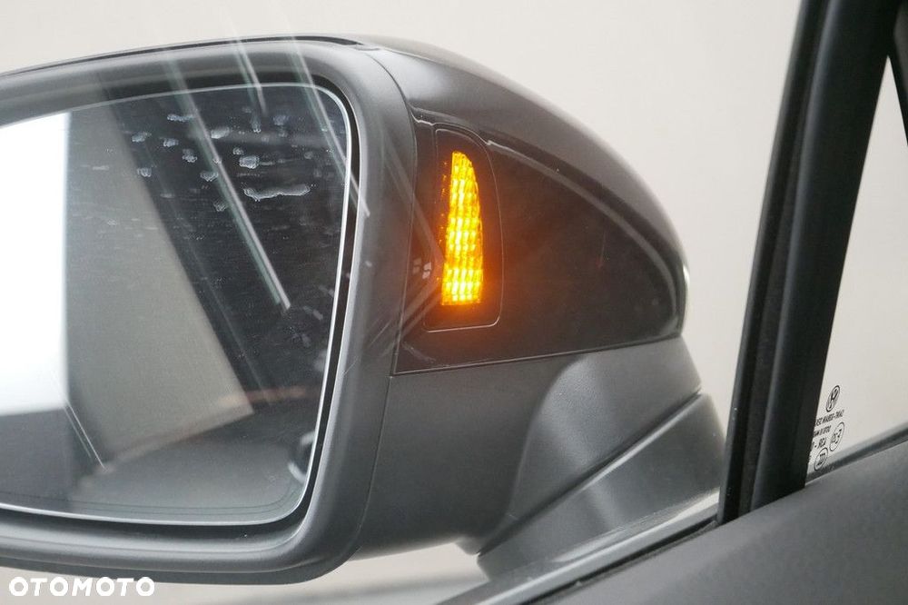 Volkswagen Passat Variant 2.0 TSI Elegance DSG - 34