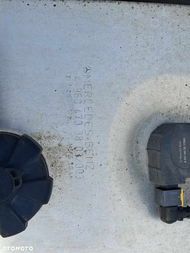 Mercedes-Benz 1845, Standard - 11