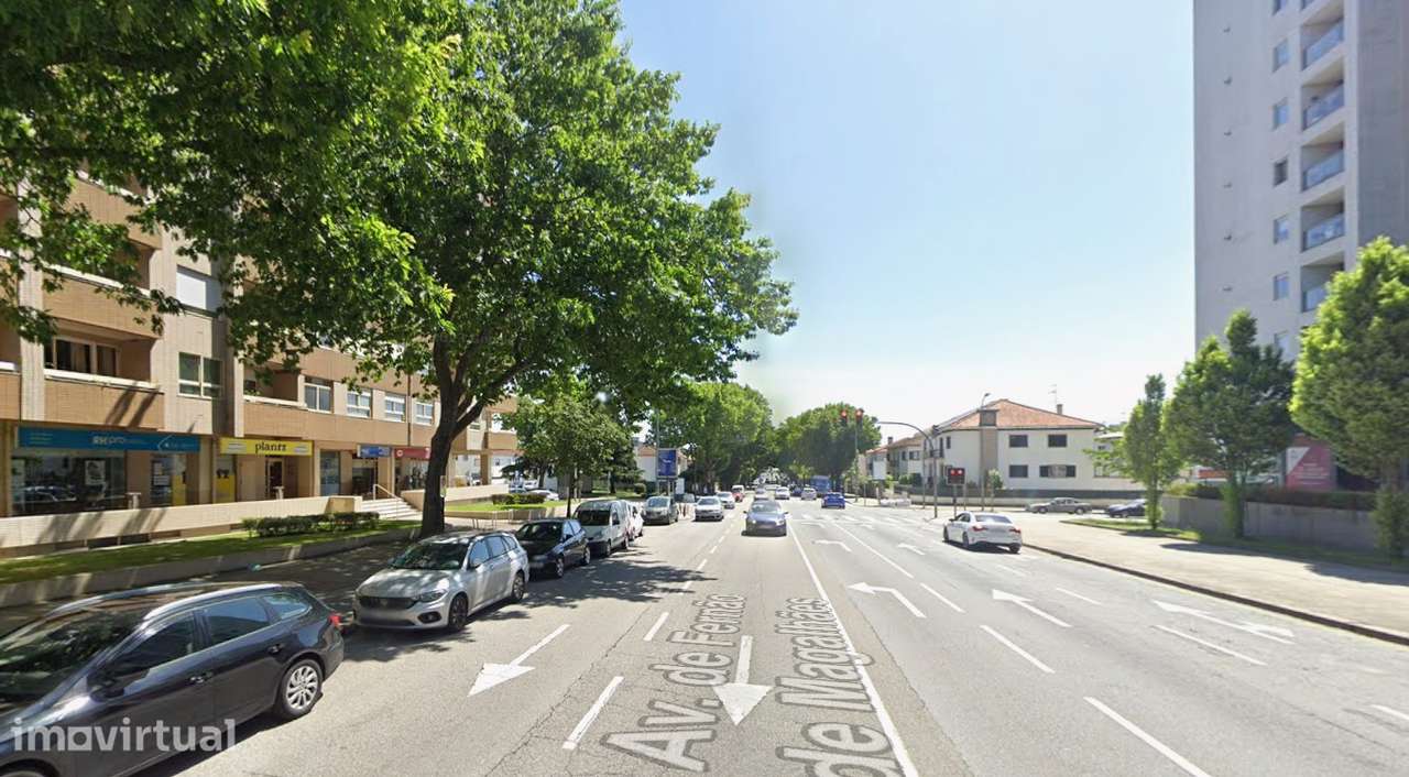 T2 NOVO c/ Piscina e garagem - Porto (Av. Fernão de Magalhães) - Grande imagem: 5/9