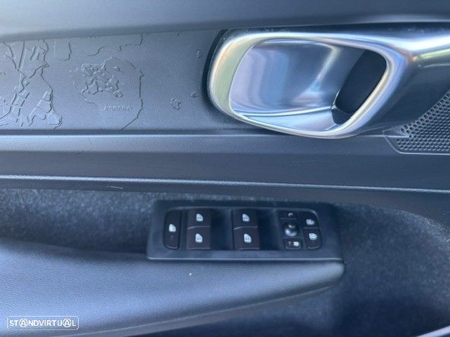 Volvo XC 40 1.5 T3 Tech Edition - 19