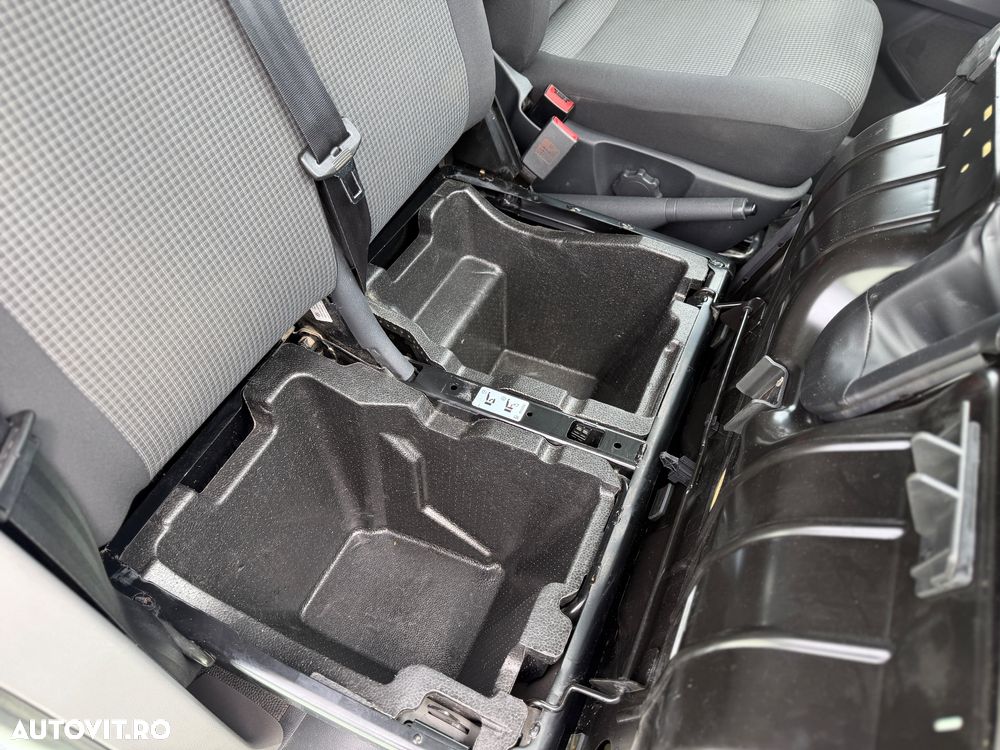 Volkswagen Transporter dT6.1 Furgon KR 2.0 TDI - 19