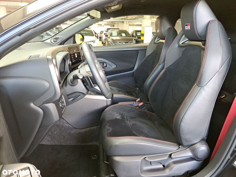 Toyota Yaris - 12