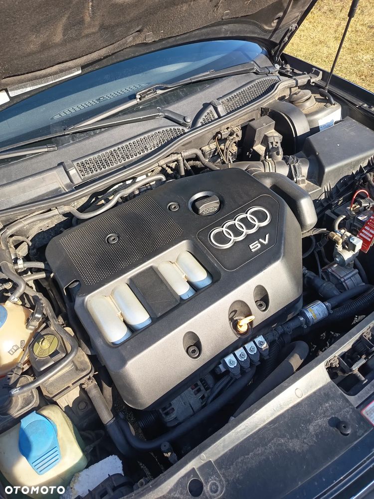 Audi A3 3-drzwiowe 1.8 Ambition - 6