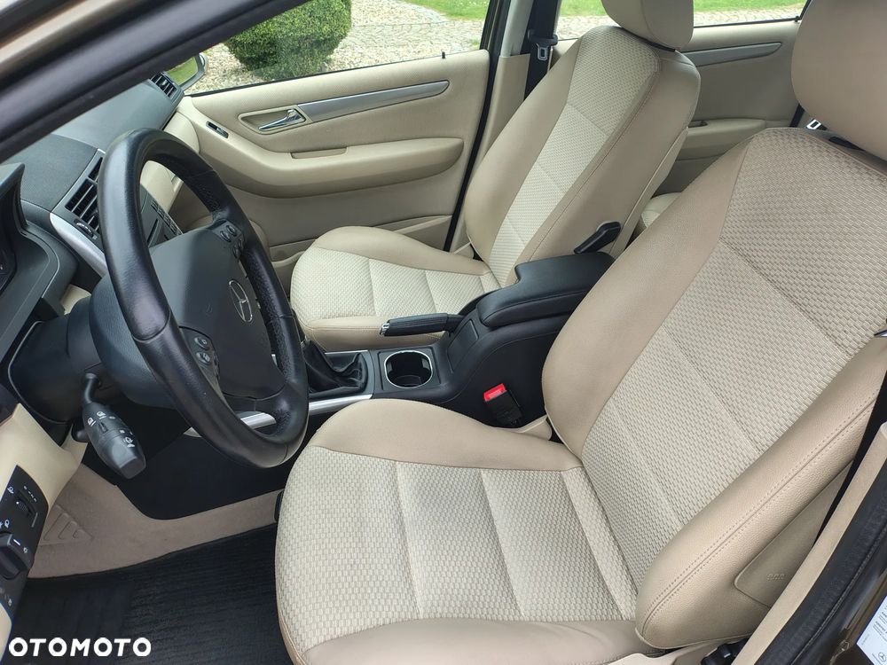 Mercedes-Benz Klasa A 170 BlueEFFICIENCY Avantgarde - 13