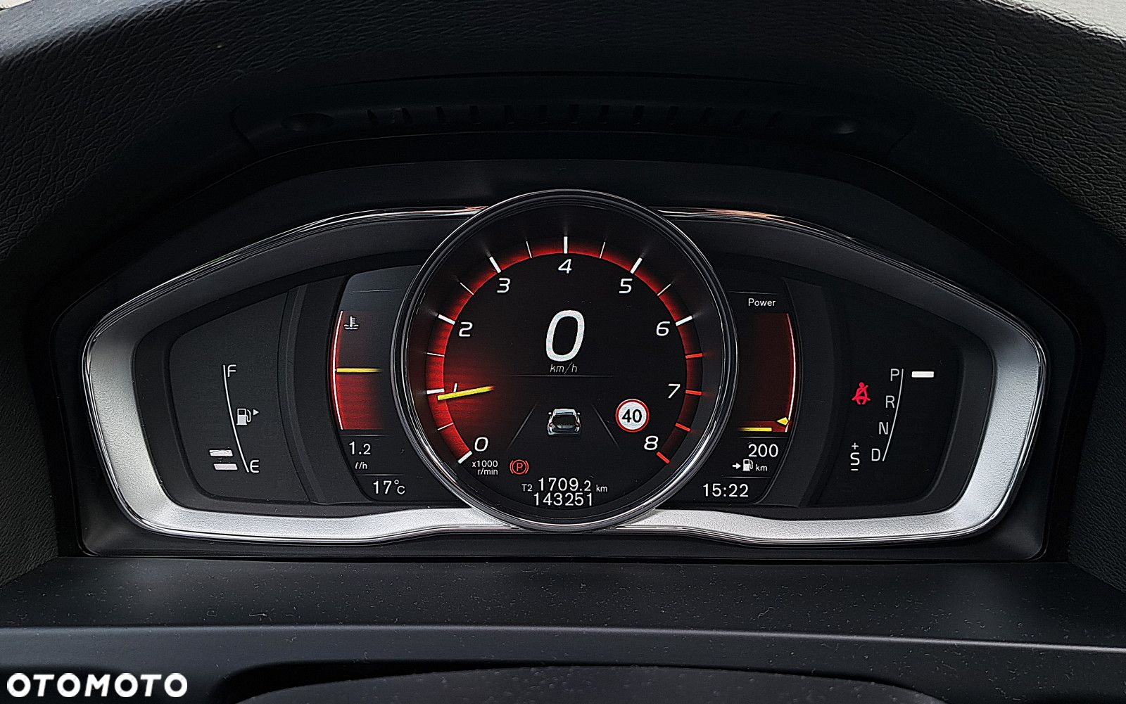 Volvo V60 Cross Country - 16