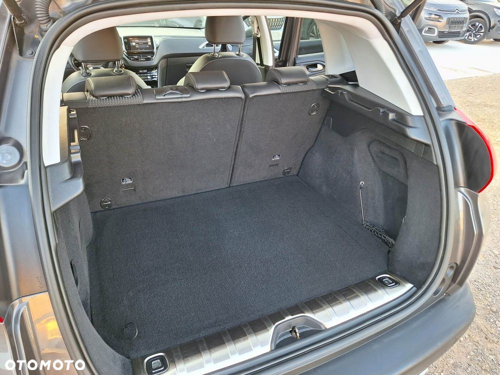 Peugeot 2008 1.6 BlueHDi Allure - 19