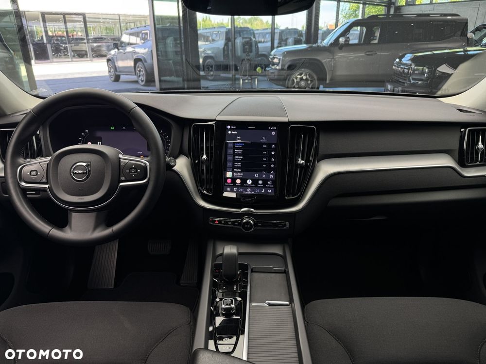 Volvo XC 60 B4 B Momentum Pro - 17