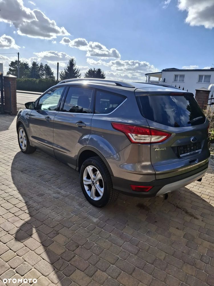 Ford Kuga 1.6 EcoBoost 2x4 Titanium - 5