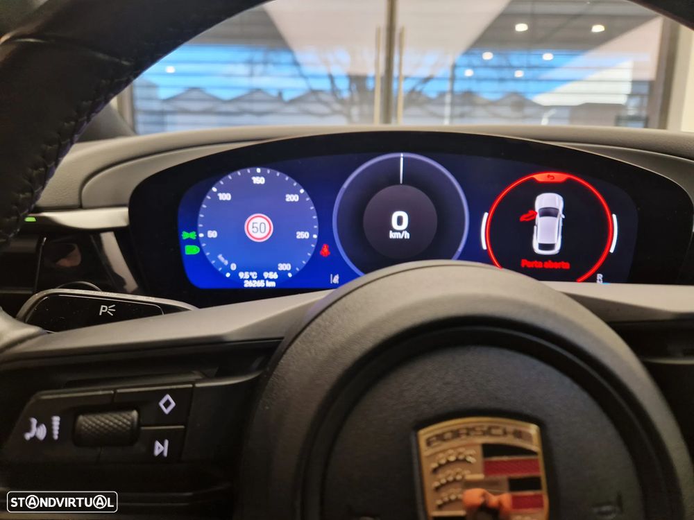 Porsche Macan Electric 4 - 20