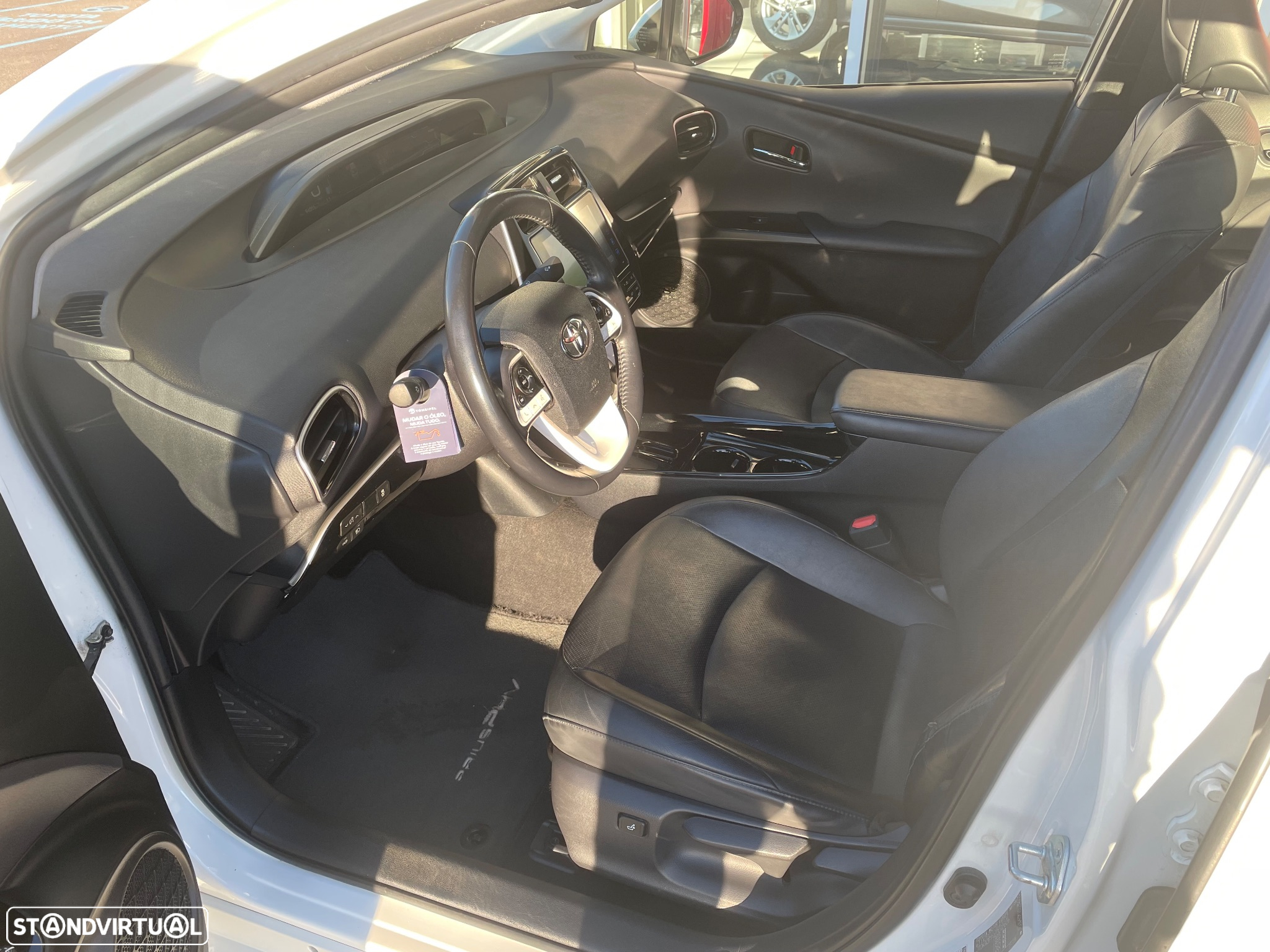 Toyota Prius 1.8 Plug-In Luxury Pele - 7