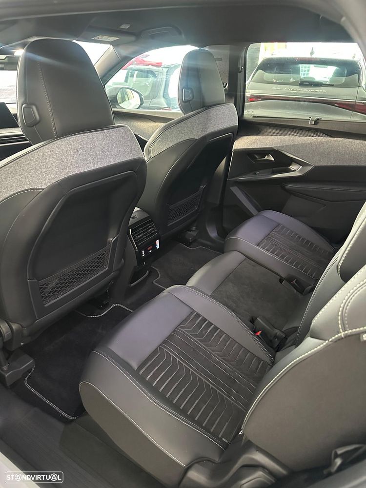 Peugeot E-5008 Allure - 10