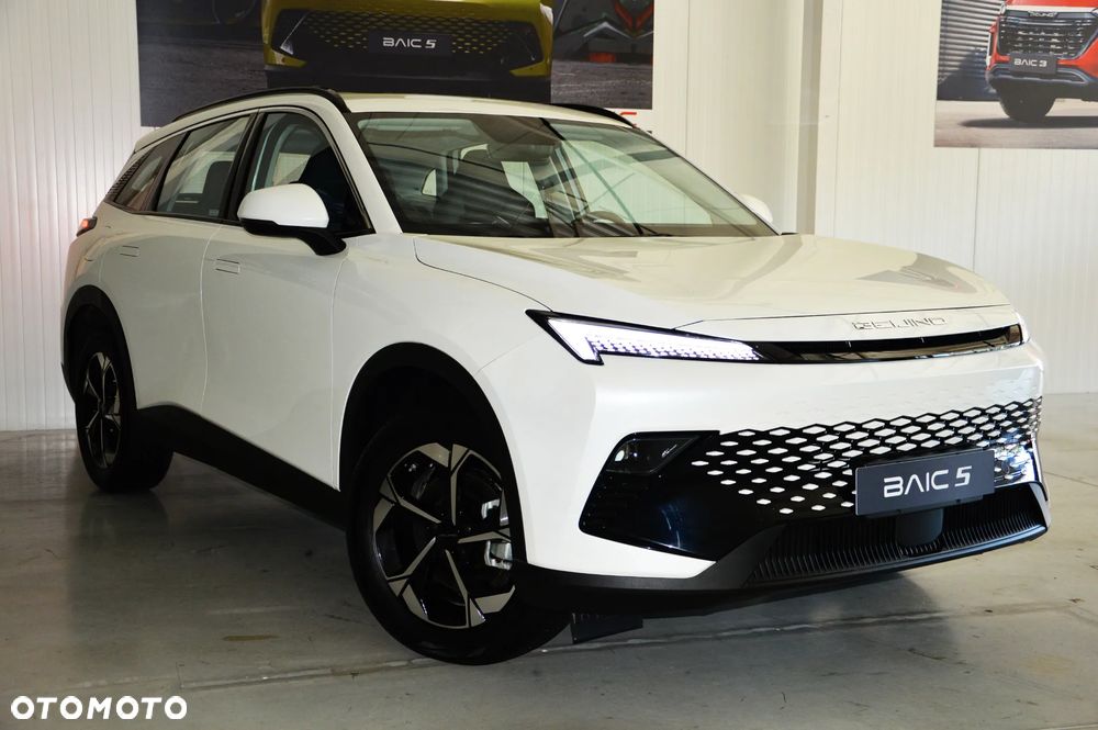 BAIC 5 1.5T Comfort DCT - 5