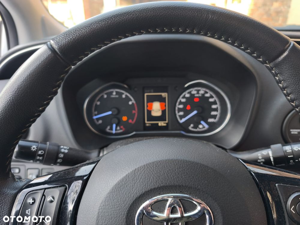 Toyota Yaris 1.5 Premium - 9