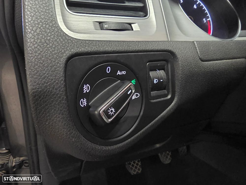 VW Golf 1.6 TDi BlueMotion Trendline - 31