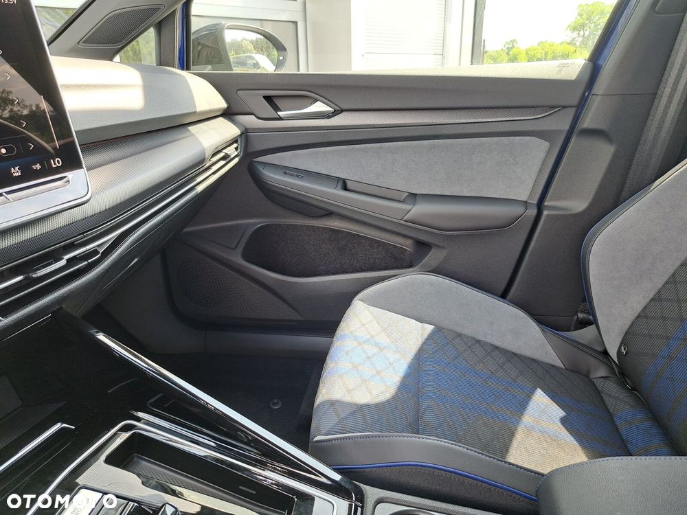 Volkswagen Golf - 22