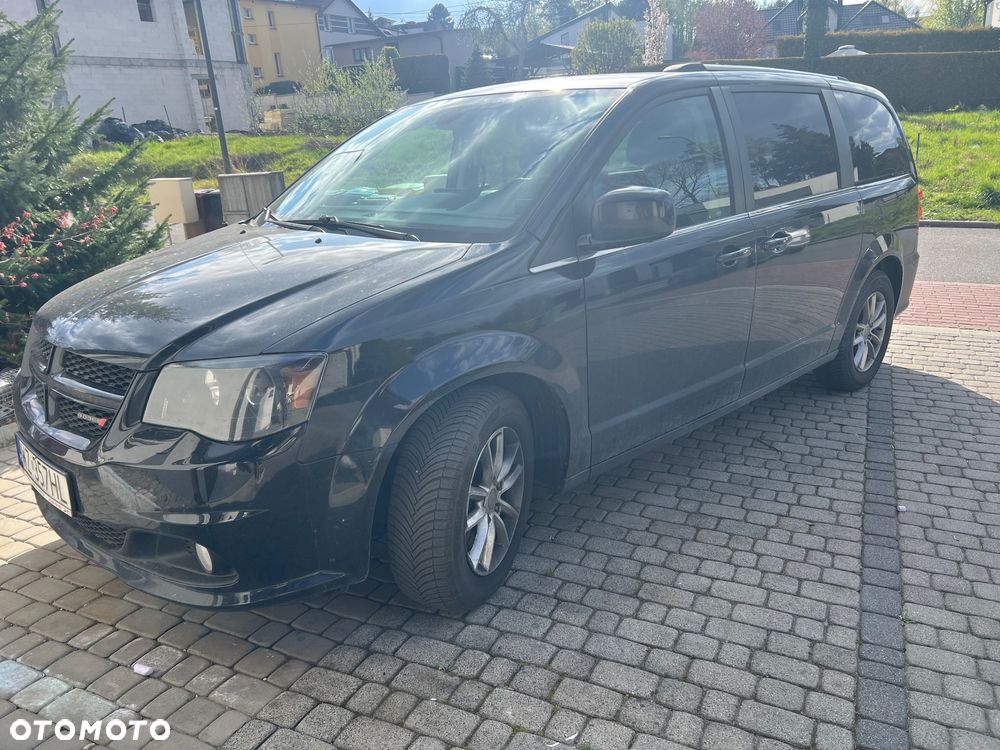 Dodge Grand Caravan - 2