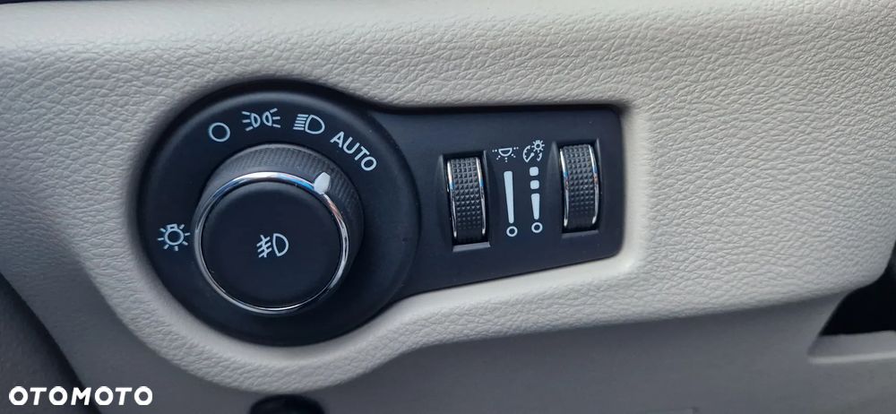 Chrysler Pacifica - 22