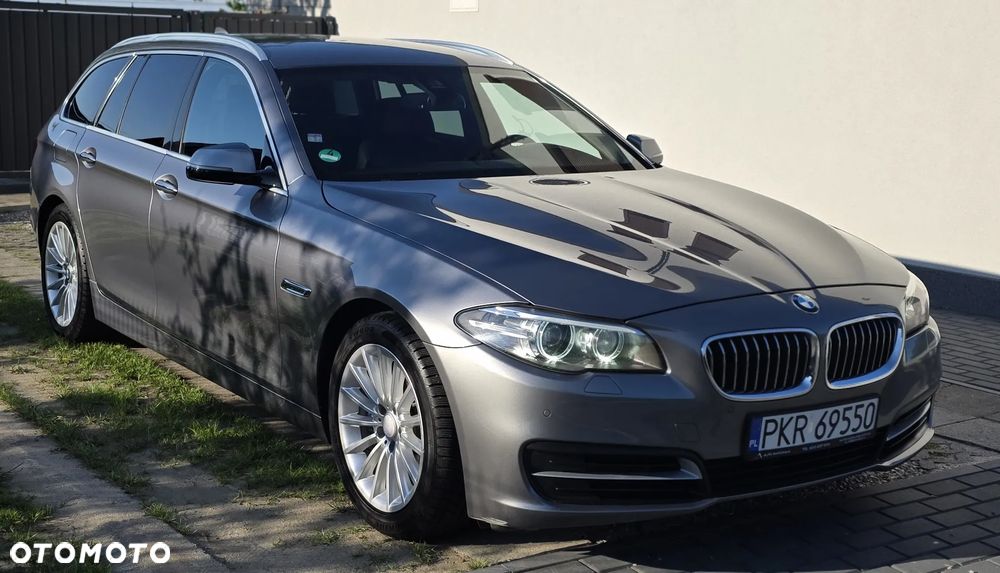 BMW Seria 5 525d Sport-Aut Luxury Line - 3