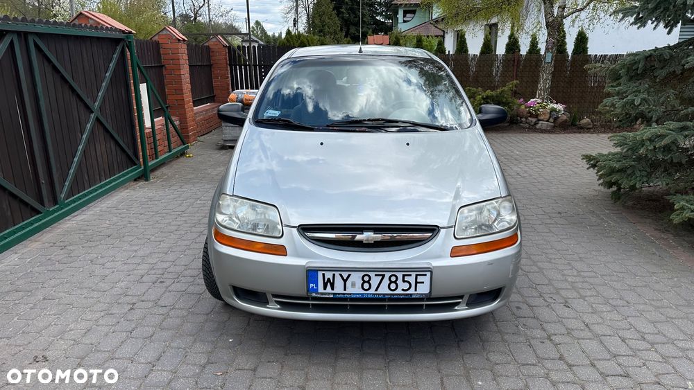 Chevrolet Aveo - 4
