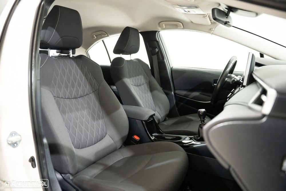 Toyota Corolla - 25
