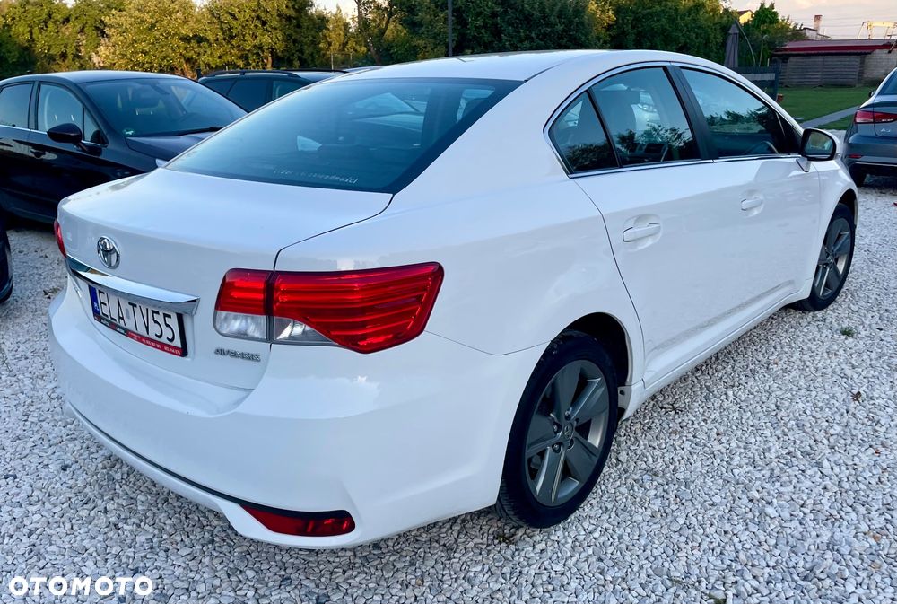 Toyota Avensis 2.0 D-4D Premium - 19