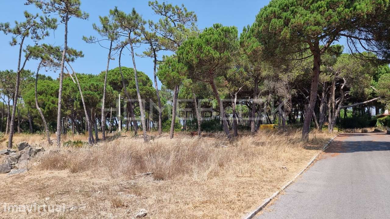 Terreno Urbano em localização privilegiada no Banzão, Colares, Sintra - Grande imagem: 2/14
