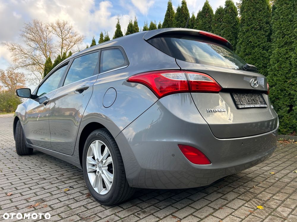 Hyundai i30 1.6 CRDi Fifa World Cup Edition - 13