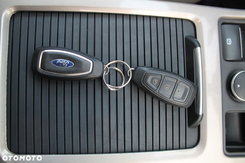 Ford Kuga 2.0 TDCi 4x4 Titanium - 33