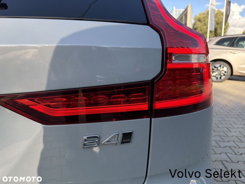 Volvo V60 Cross Country - 32