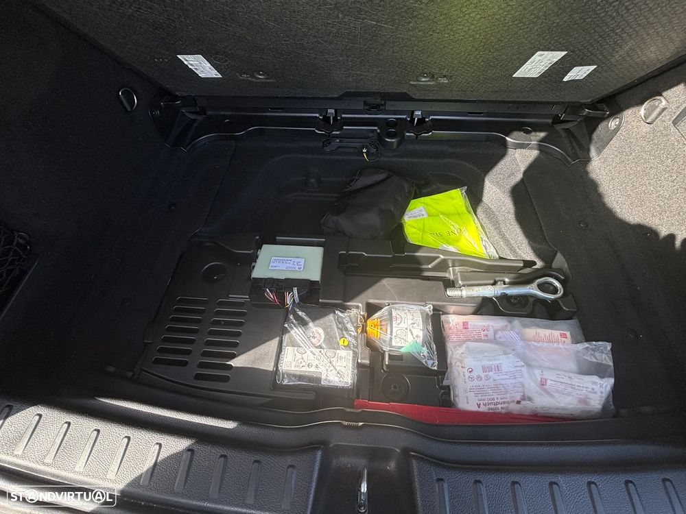 Mercedes-Benz GLA 180 d Progressive - 14