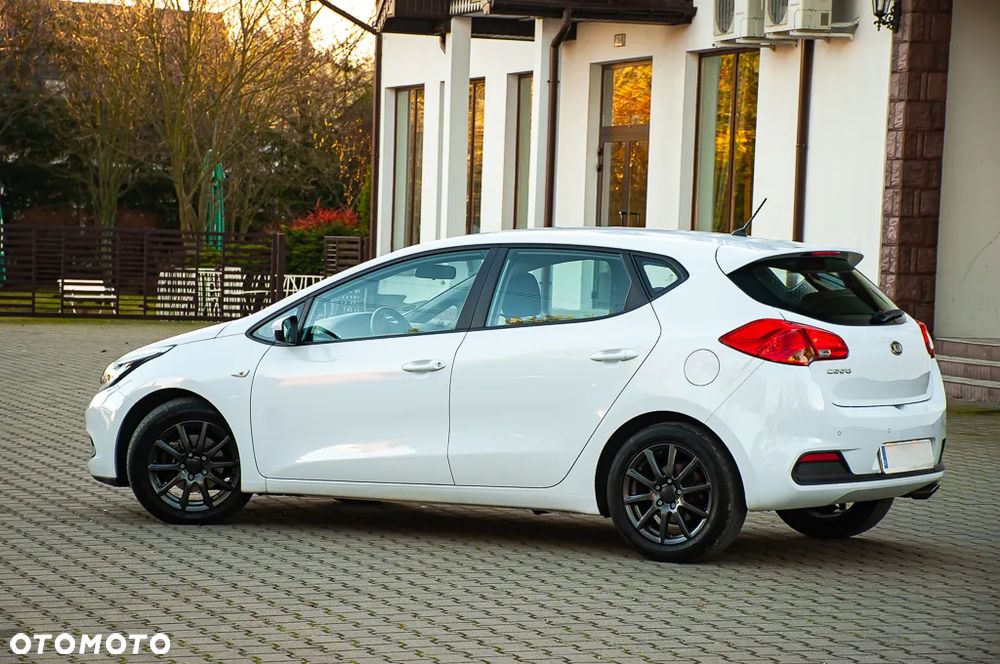 Kia Ceed 1.6 GDI Platinum Edition - 4