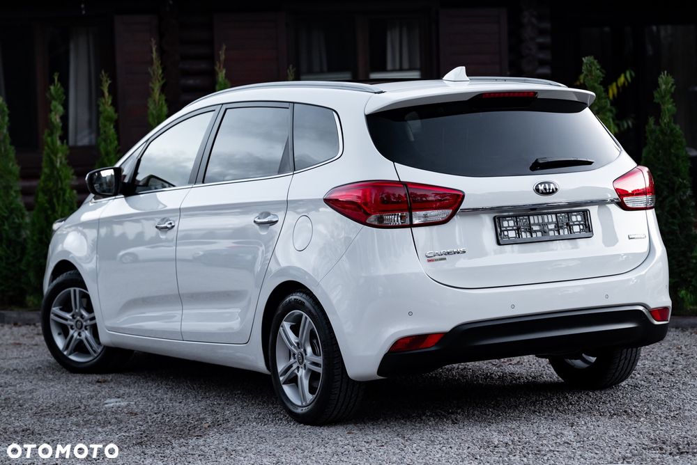 Kia Carens - 10