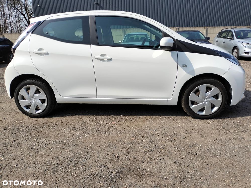 Toyota Aygo x-clusiv - 6