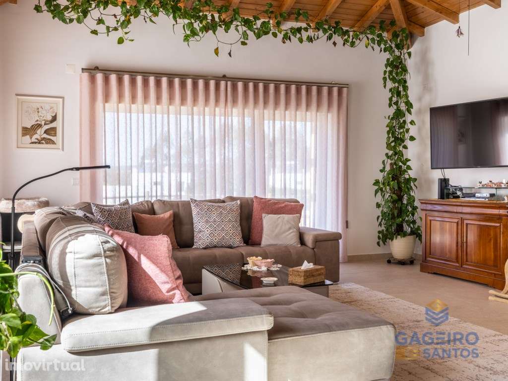 Moradia de estilo tradicional T4 - Grande imagem: 3/41