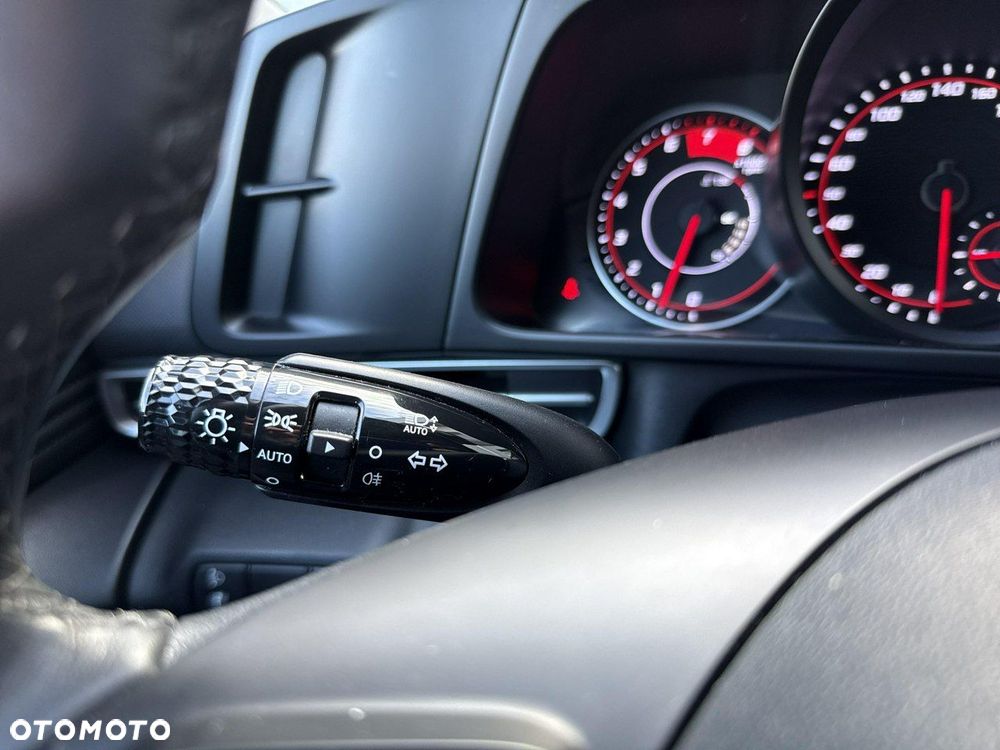 Hyundai Elantra 1.6 Smart - 24