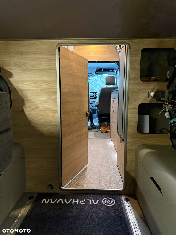 Mercedes-Benz Sprinter - 12