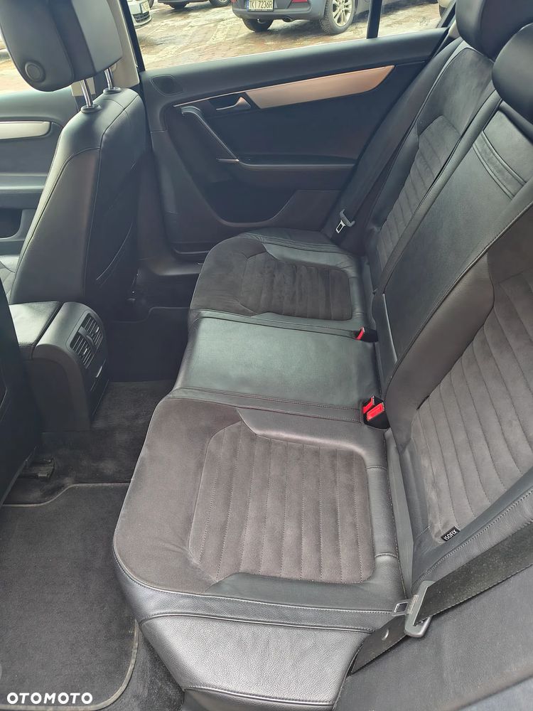Volkswagen Passat 2.0 TSI Highline - 32
