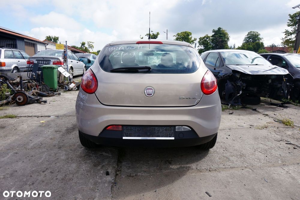 FIAT BRAVO II 5D HB 2011 279 1.6 JTD 198A2000 120KM BEŻOWY na części - 4