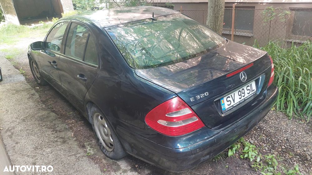 Mercedes-Benz E 320 4-Matic Aut Classic - 2