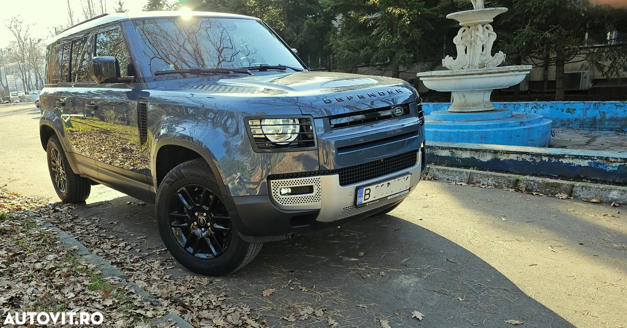 Land Rover Defender 110 2.0L D240 S - 2