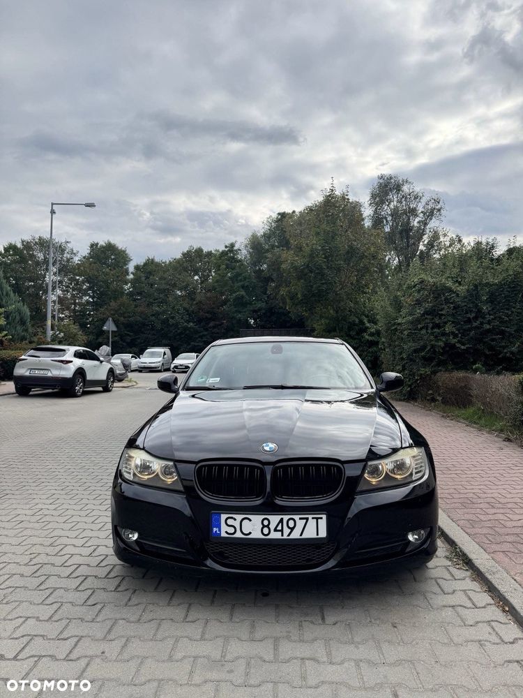 BMW Seria 3 318i - 1